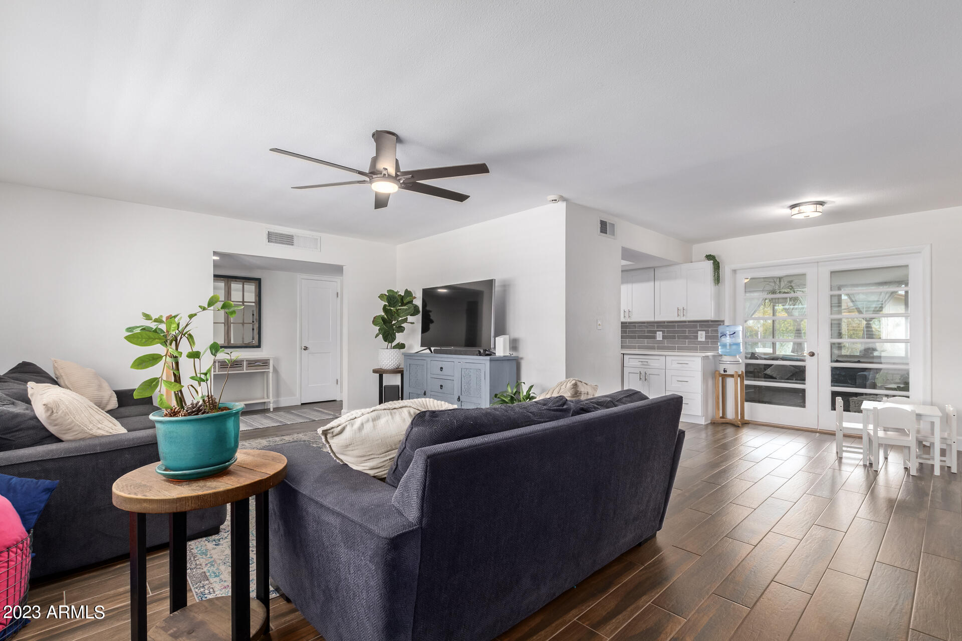 1942 E PEBBLE BEACH Drive