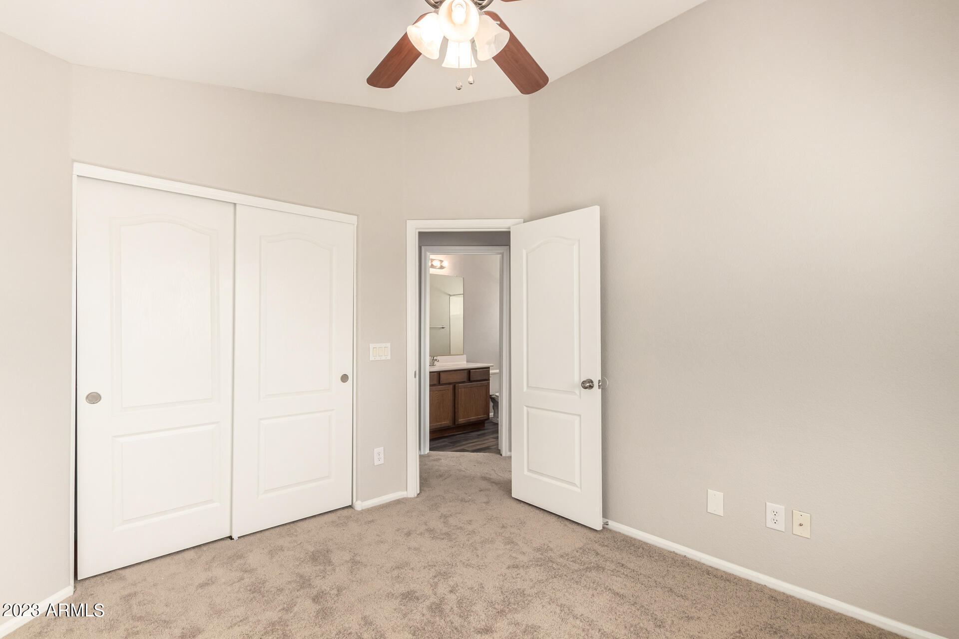 4614 W BEAUTIFUL Lane