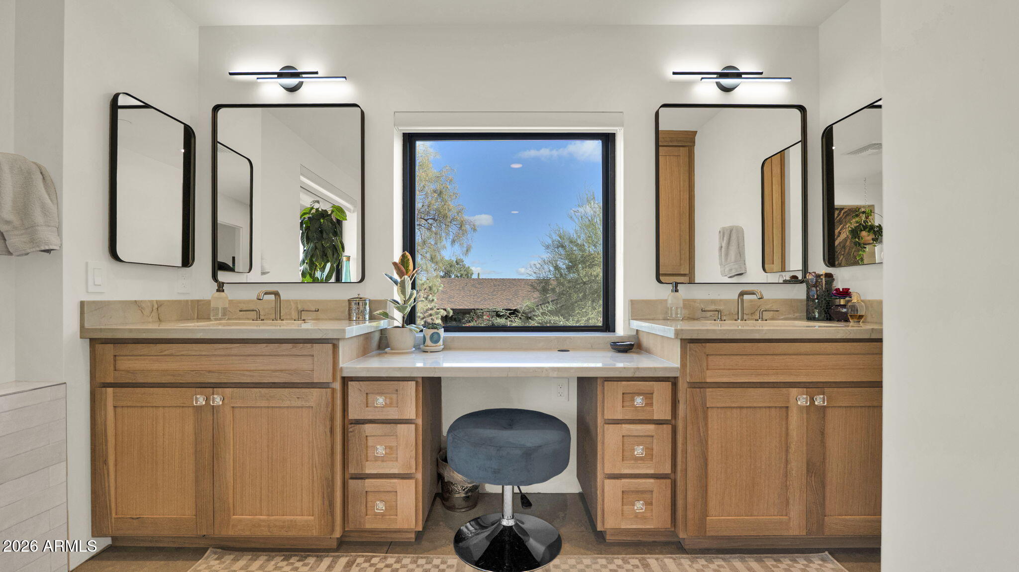 8967 E LAZYWOOD Place