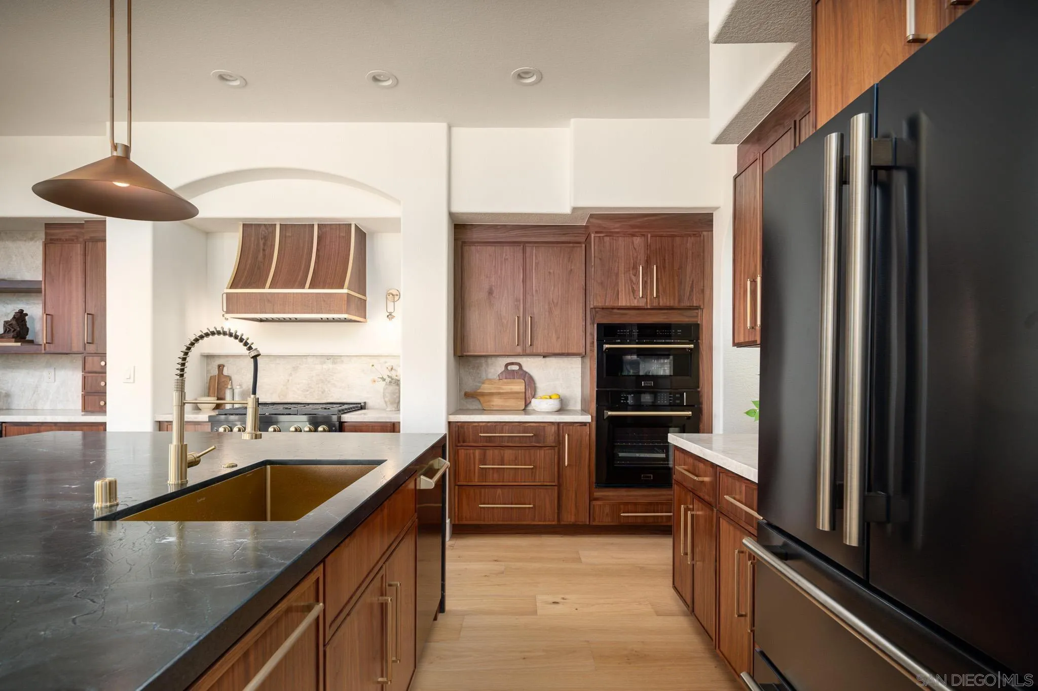 1375 Ravean Ct
