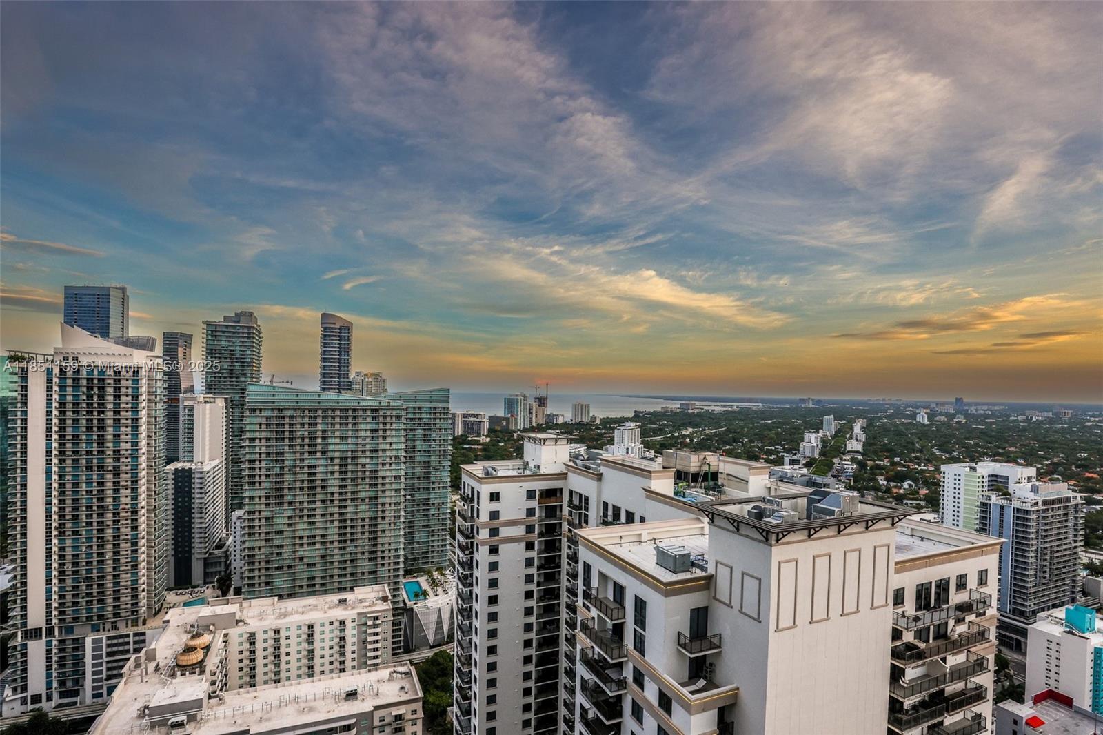 55 SW 9th St # 3906