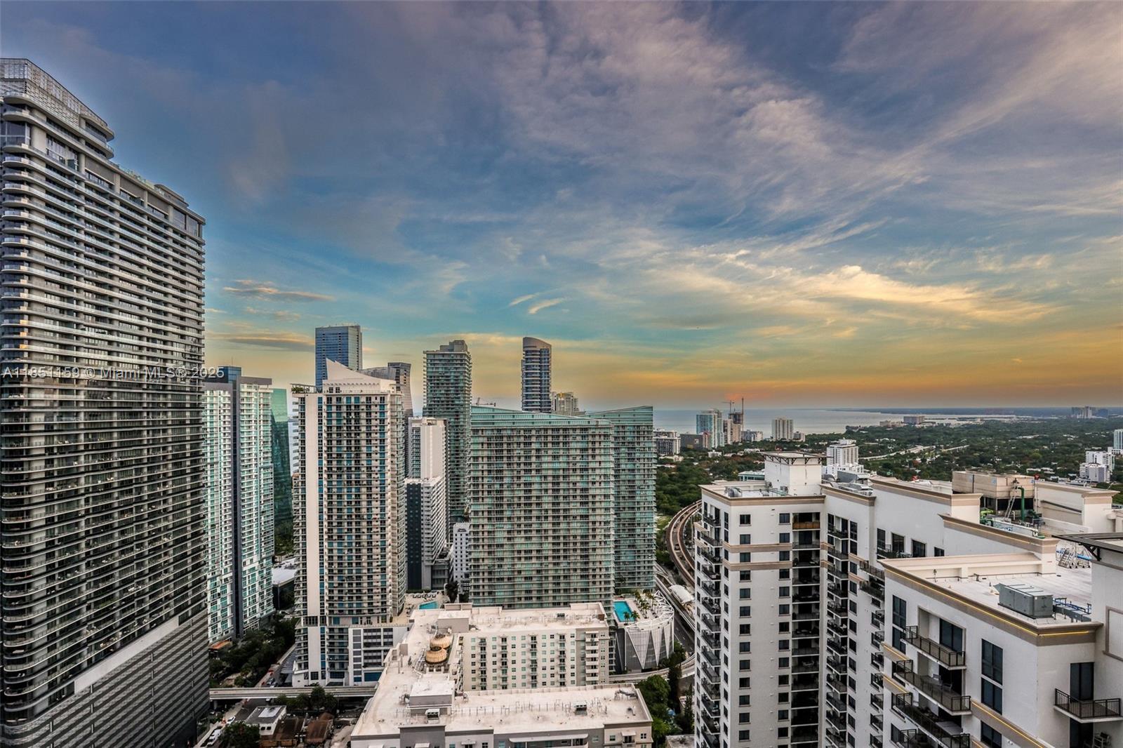 55 SW 9th St # 3906