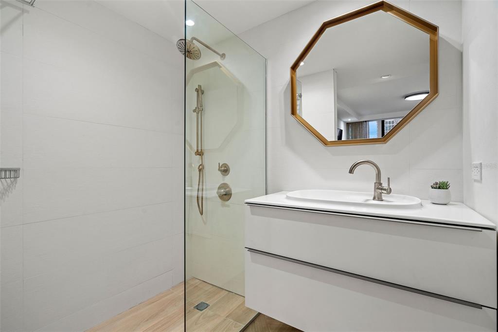 1485 ASHFORD AVE #8A