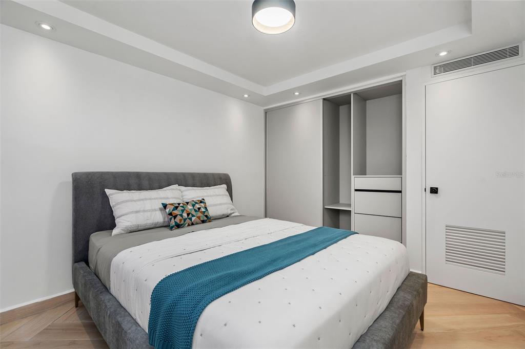 1485 ASHFORD AVE #8A