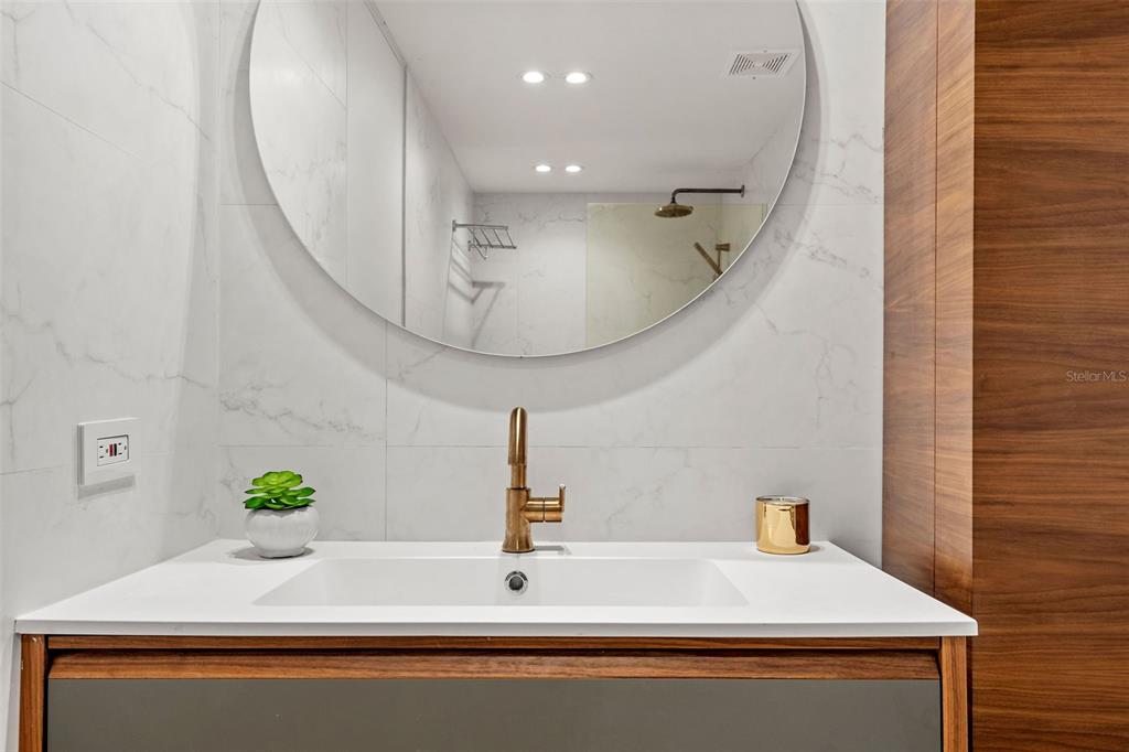 1485 ASHFORD AVE #8A