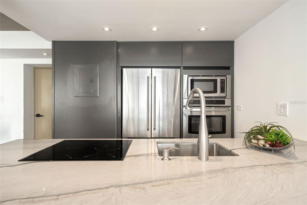 1477 ASHFORD AVE #605