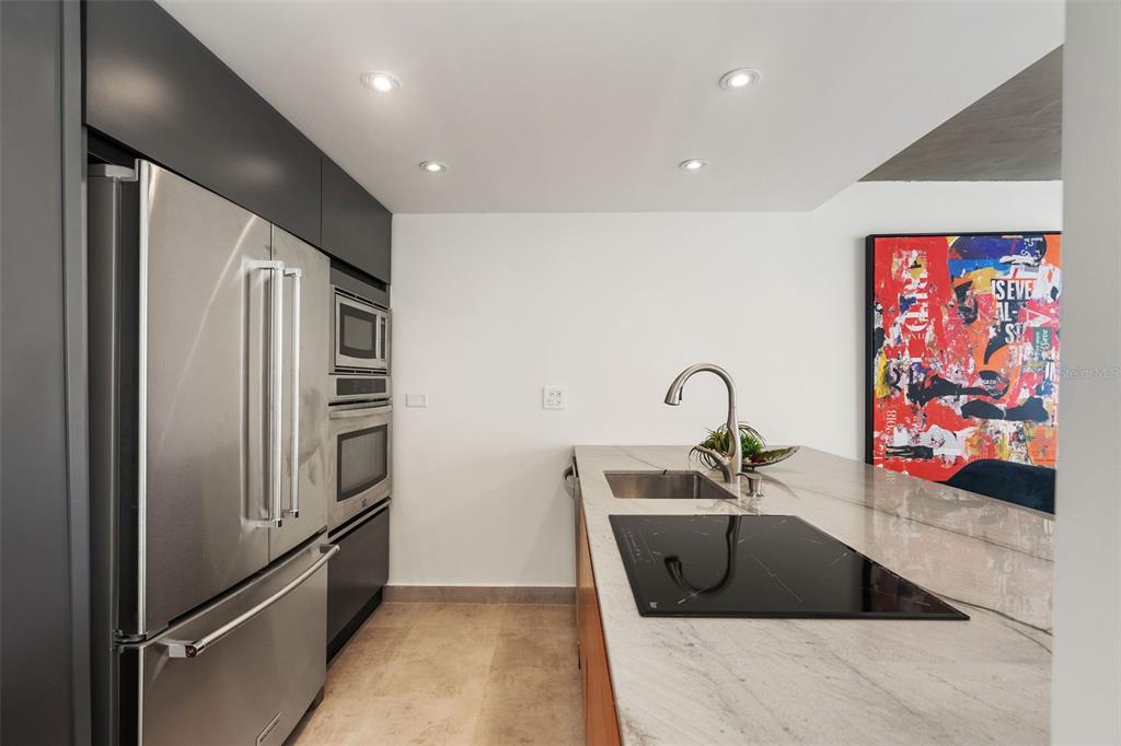 1477 ASHFORD AVE #605