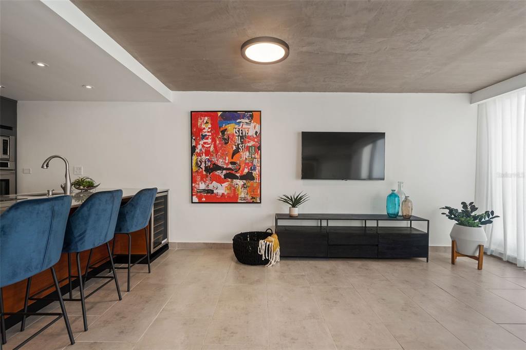 1477 ASHFORD AVE #605