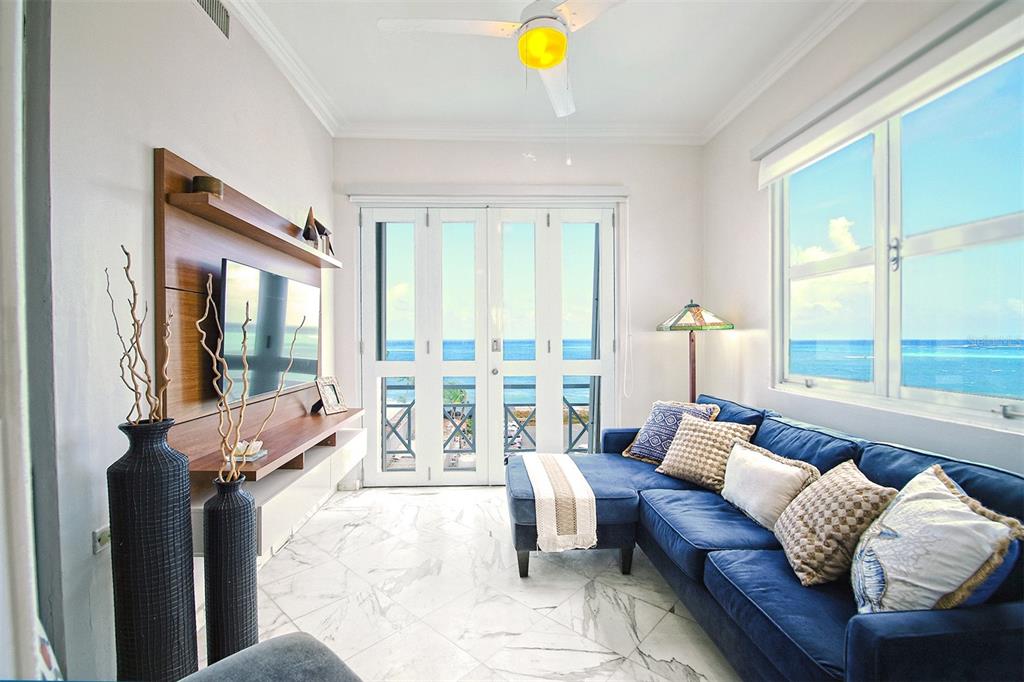 876 ASHFORD AVE N #PH East