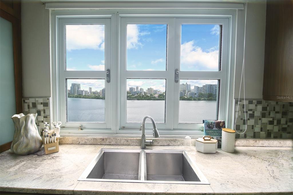 876 ASHFORD AVE N #PH East