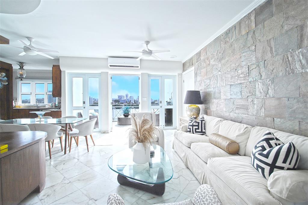 876 ASHFORD AVE N #PH East