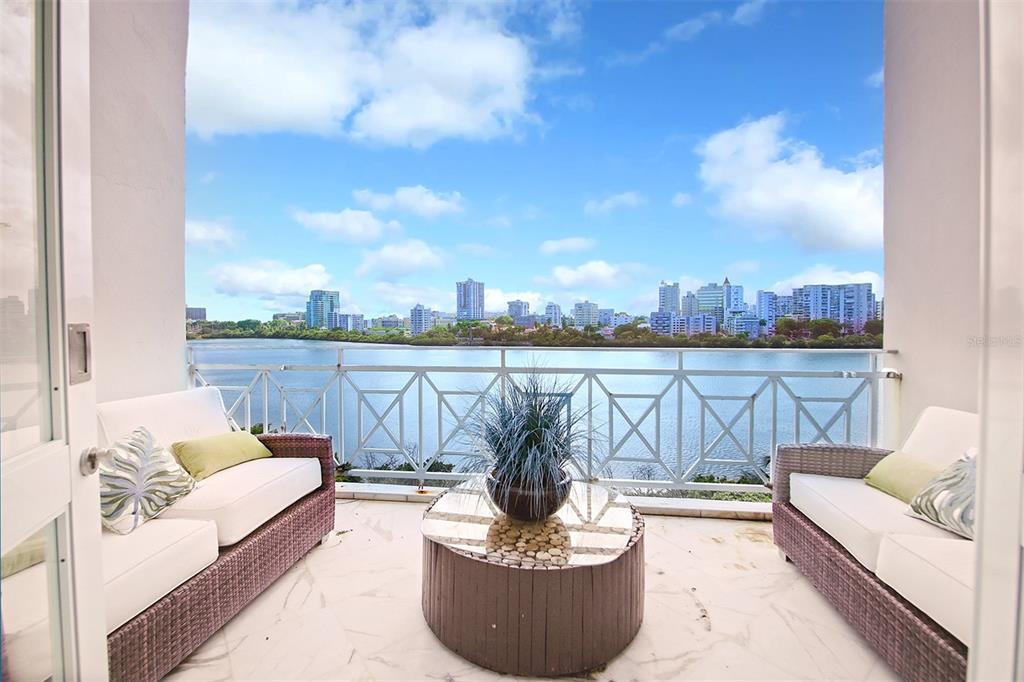 876 ASHFORD AVE N #PH East