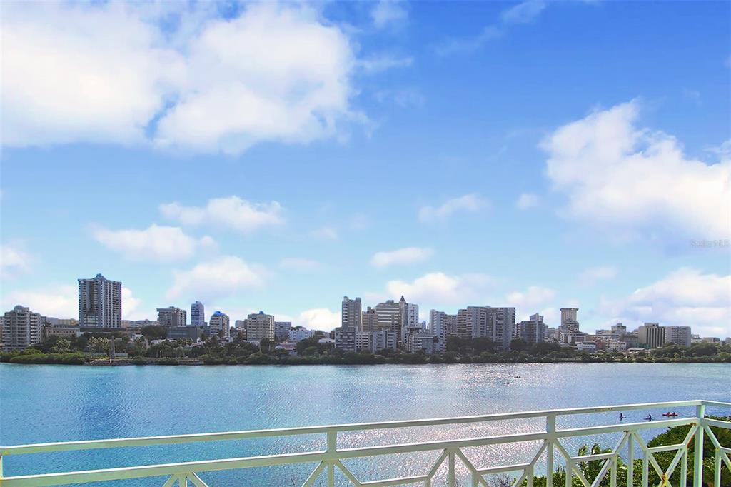 876 ASHFORD AVE N #PH East