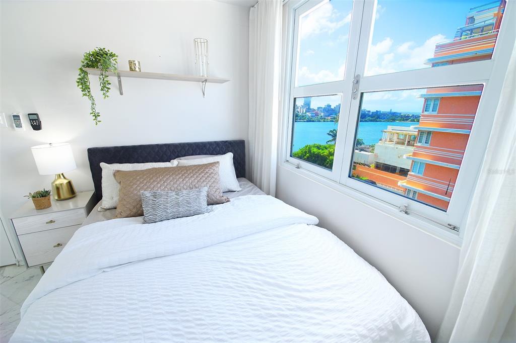 876 ASHFORD AVE N #PH East