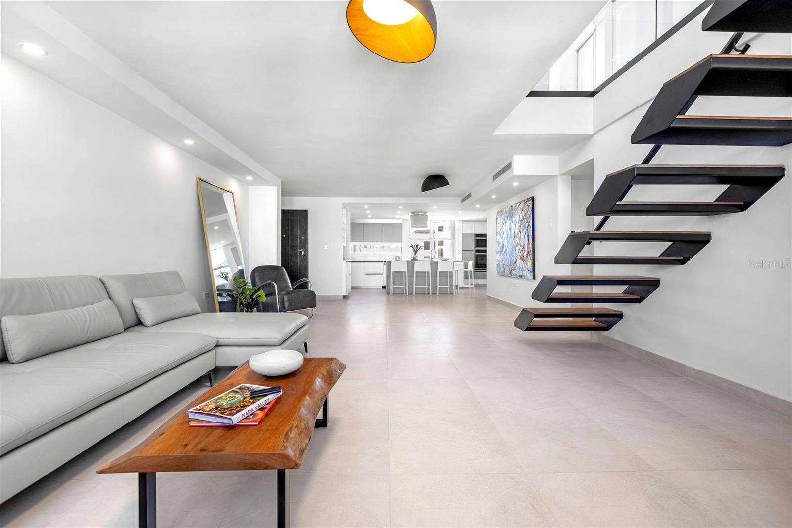 1452 ASHFORD AVE #PH-B