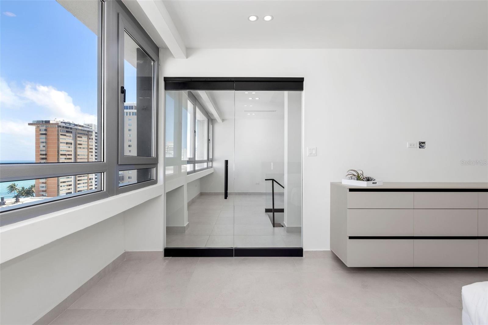 1452 ASHFORD AVE #PH-B