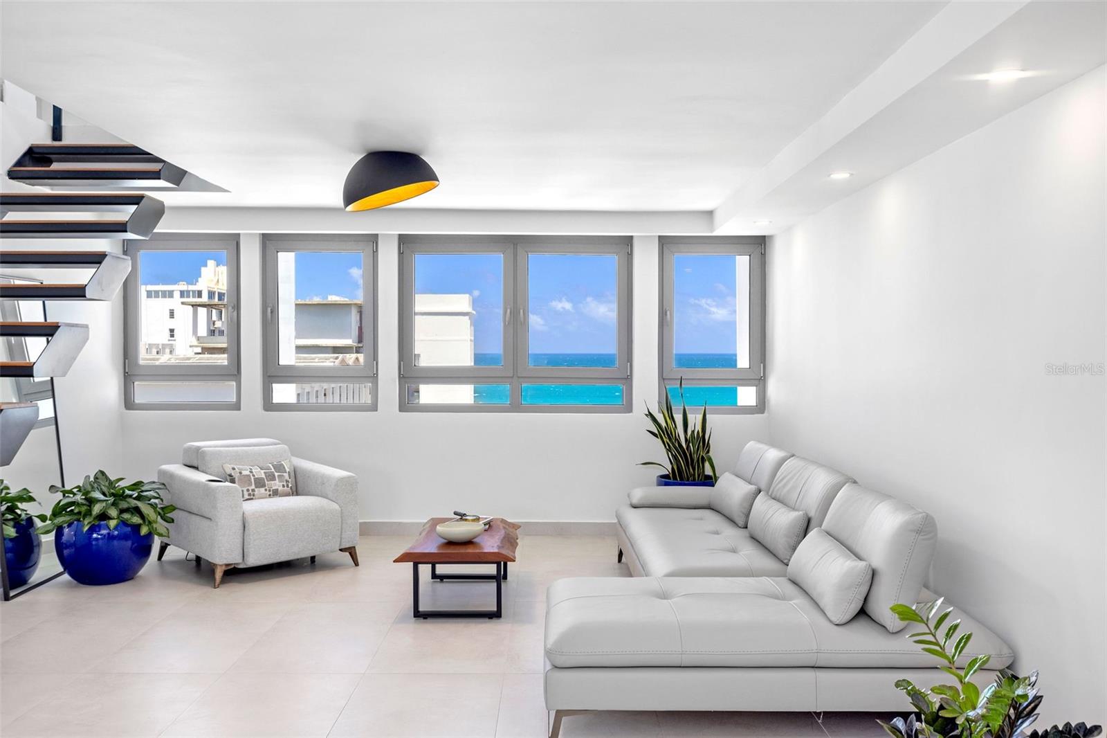 1452 ASHFORD AVE #PH-B