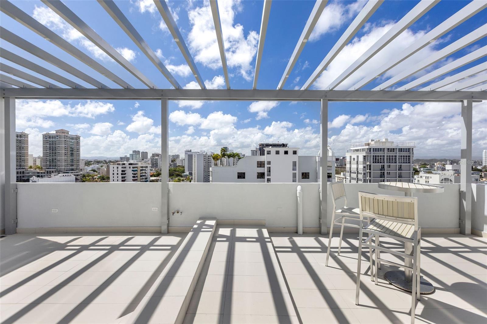 1452 ASHFORD AVE #PH-B