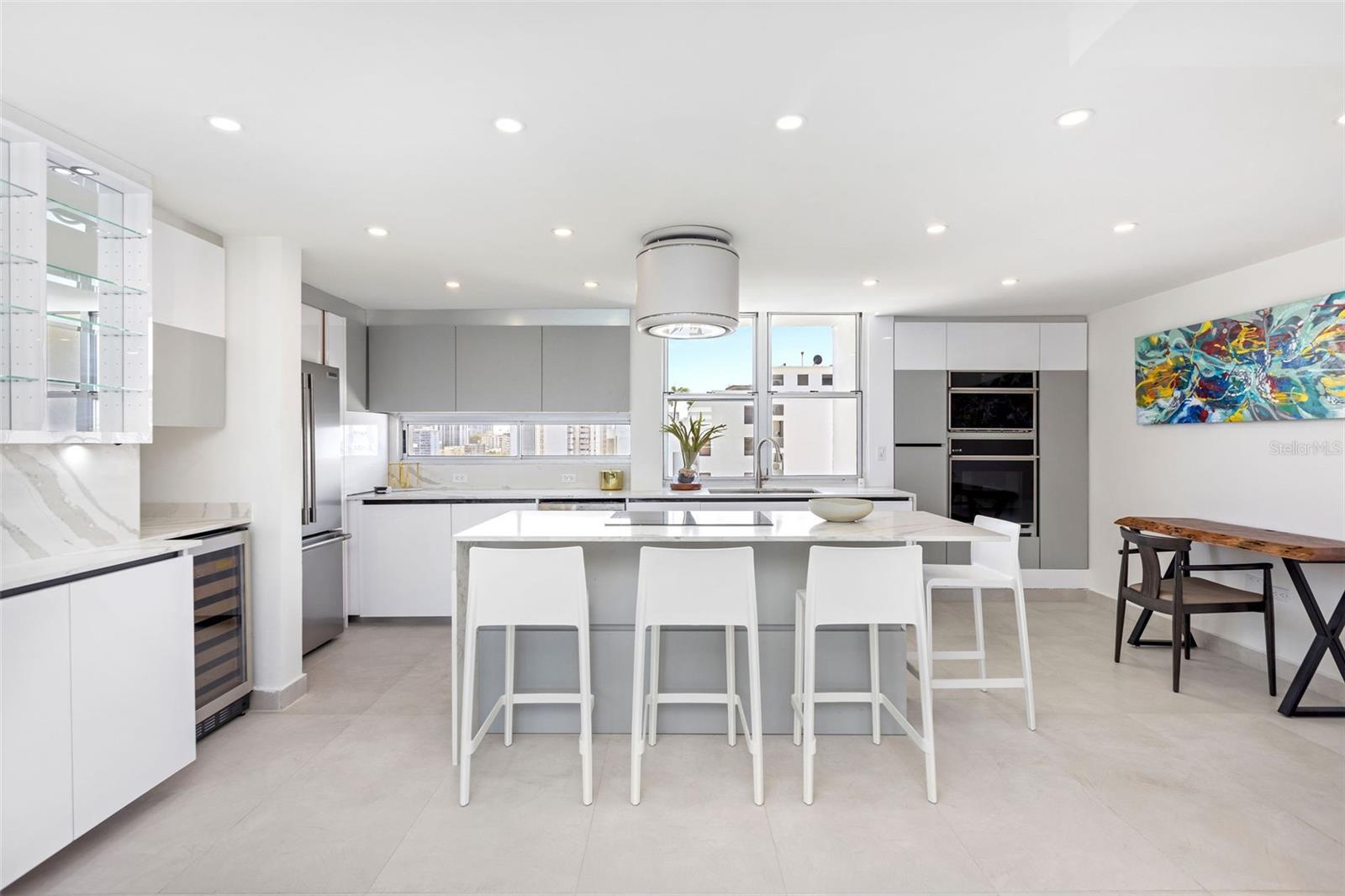 1452 ASHFORD AVE #PH-B