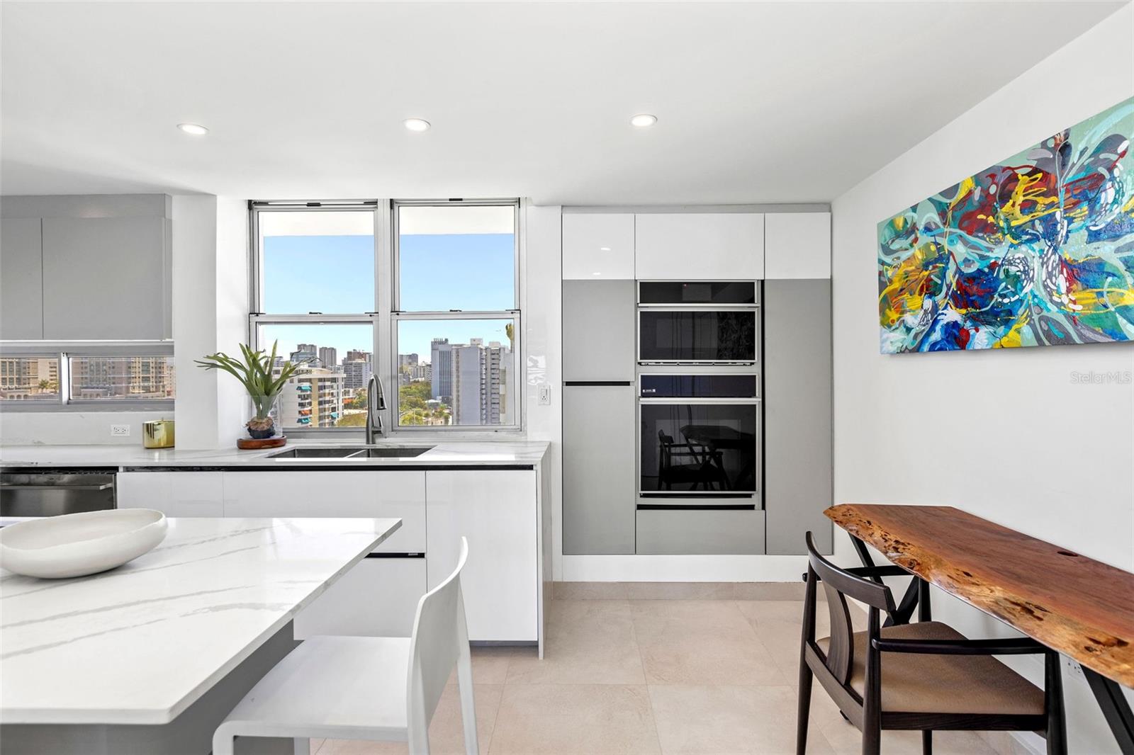 1452 ASHFORD AVE #PH-B