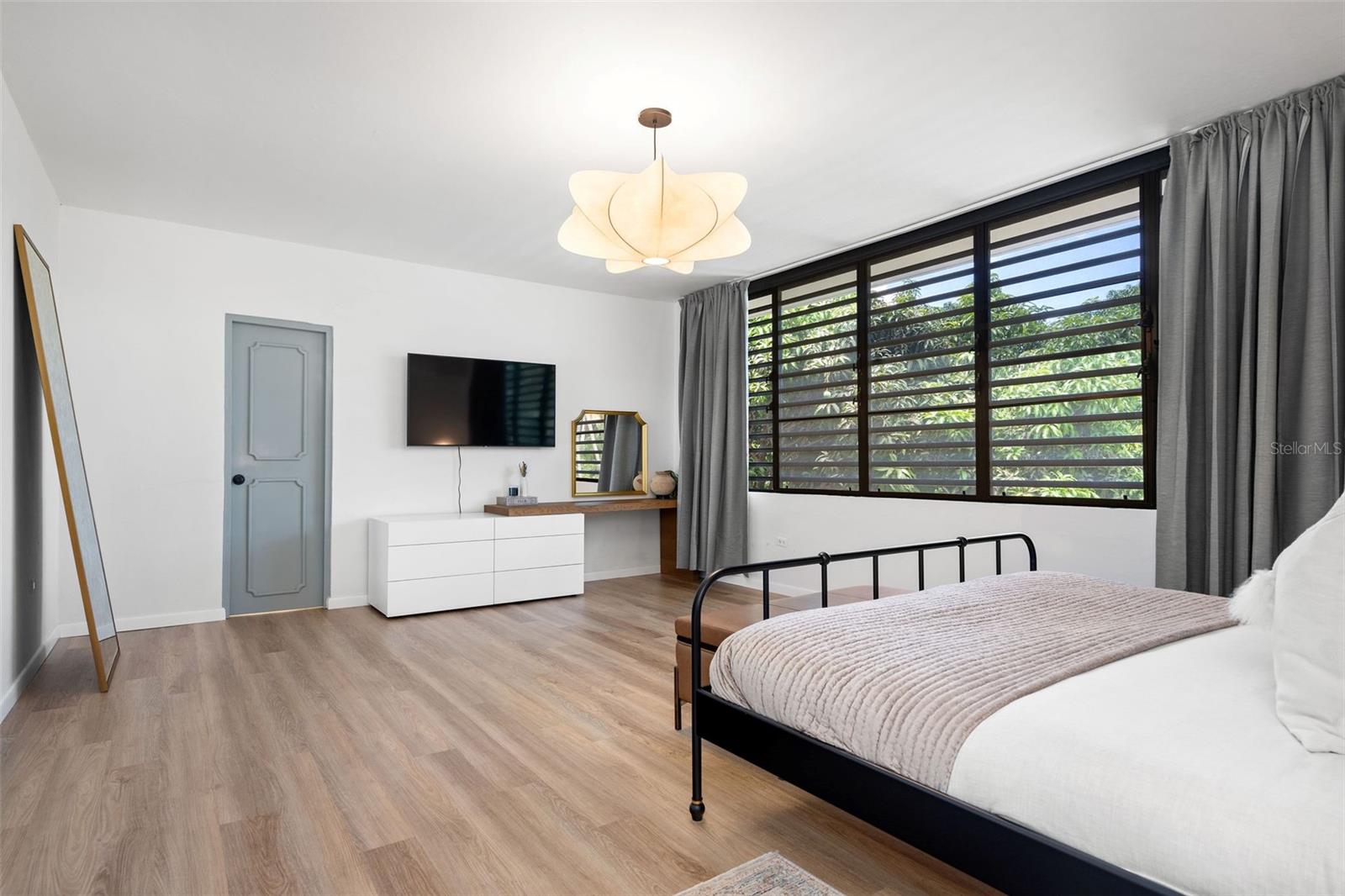 1825 CAMELIA ST #1825