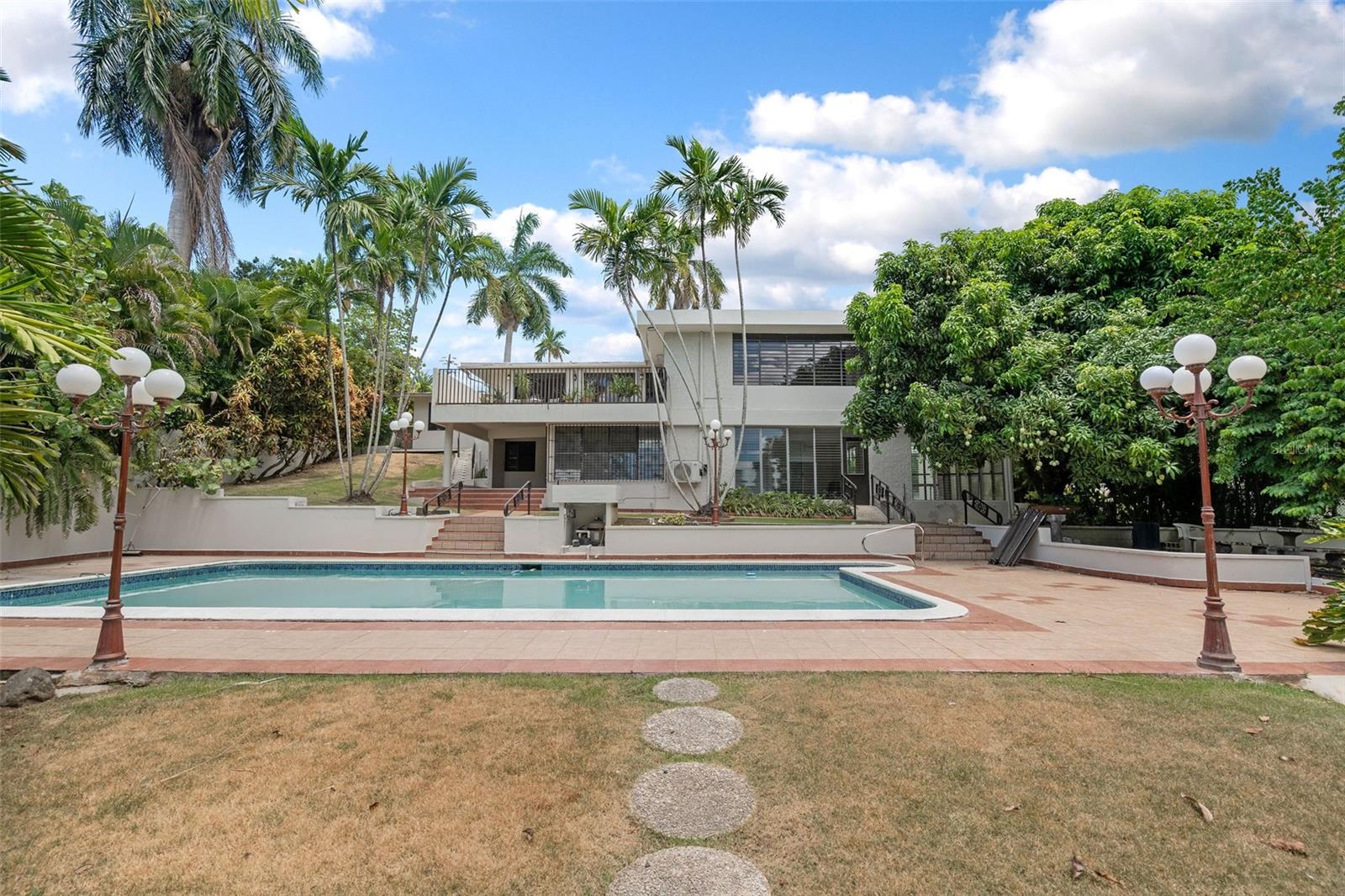 1825 CAMELIA ST #1825