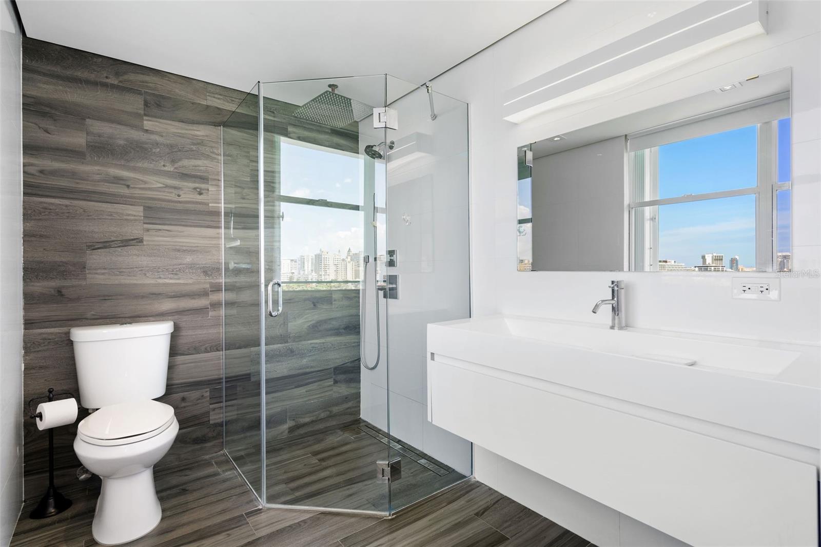 6 MARIANO RAMIREZ BAGES ST #5A