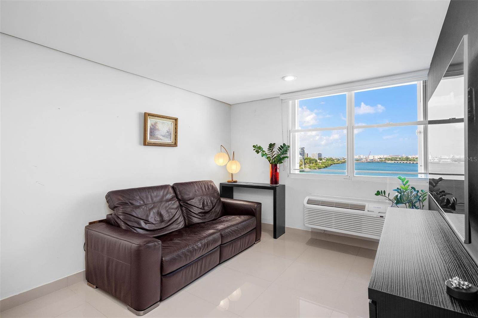 6 MARIANO RAMIREZ BAGES ST #5A