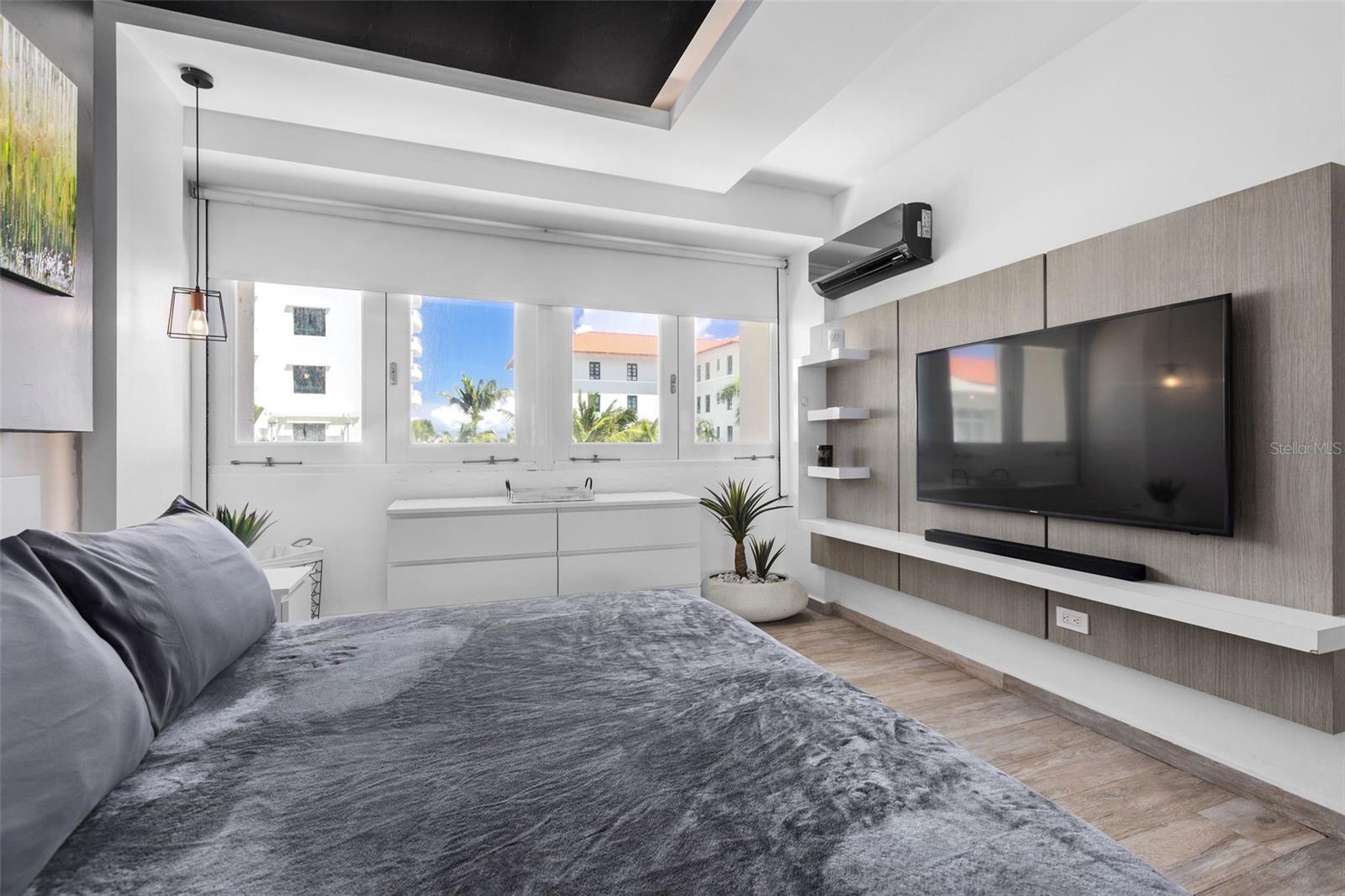 1022 ASHFORD ST #D-2