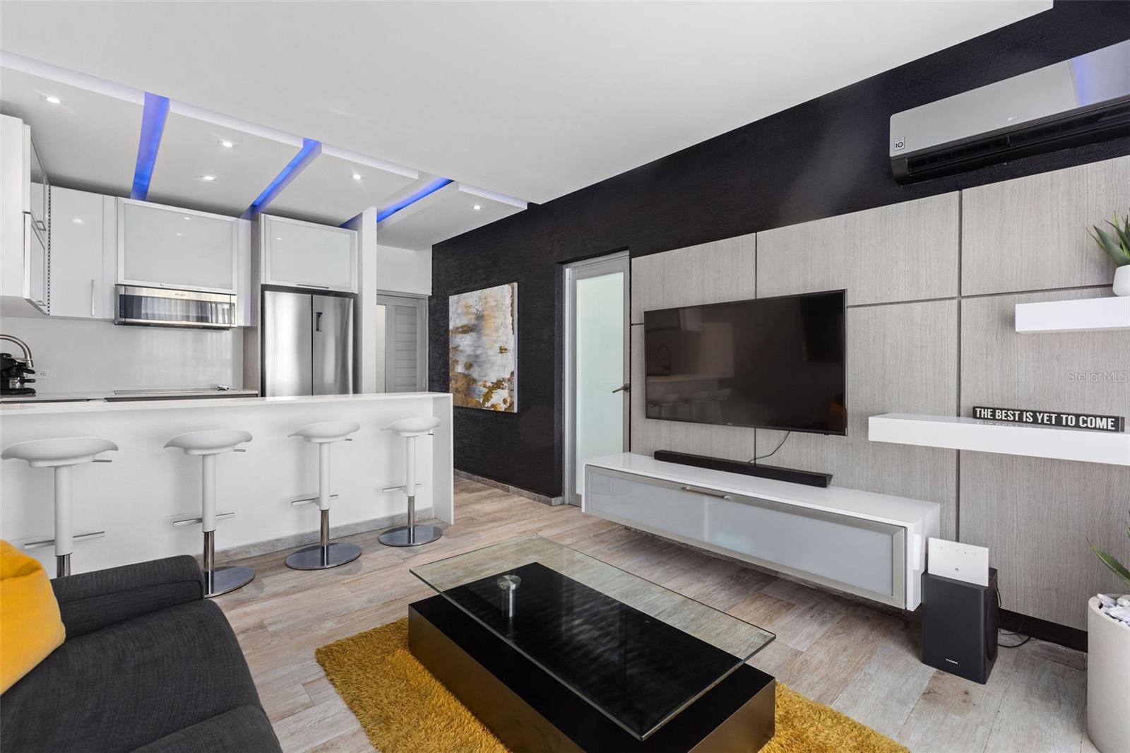 1022 ASHFORD ST #D-2