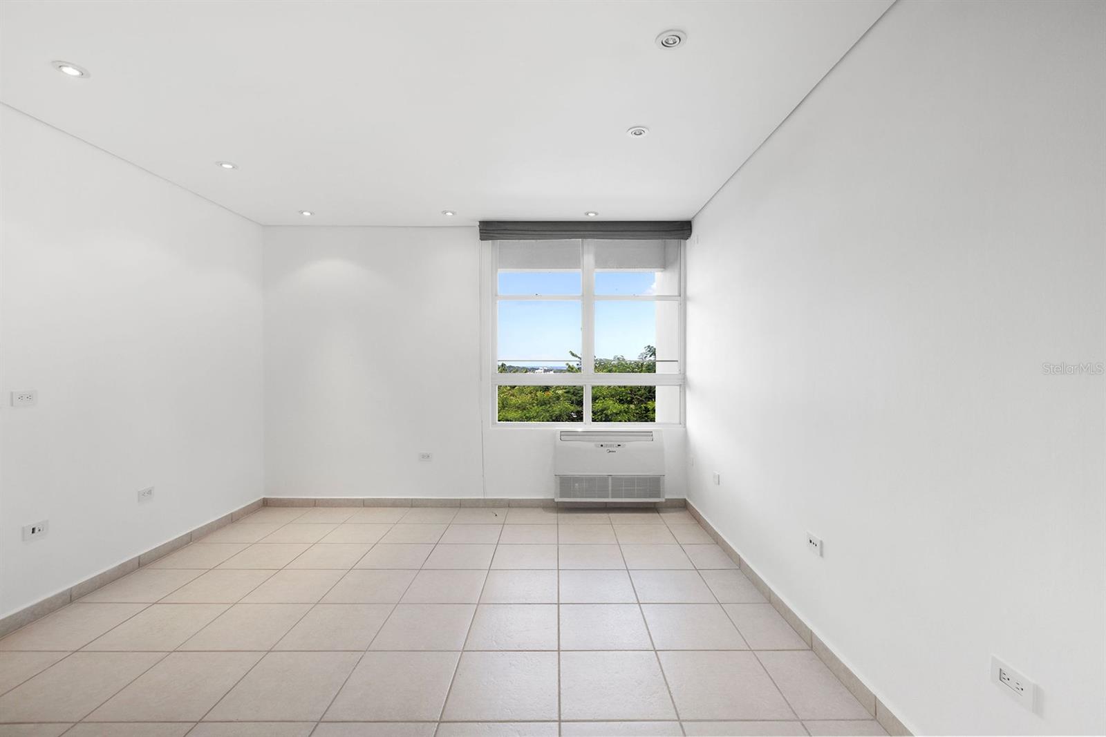 833 PLAZA DEL PRADO #202A