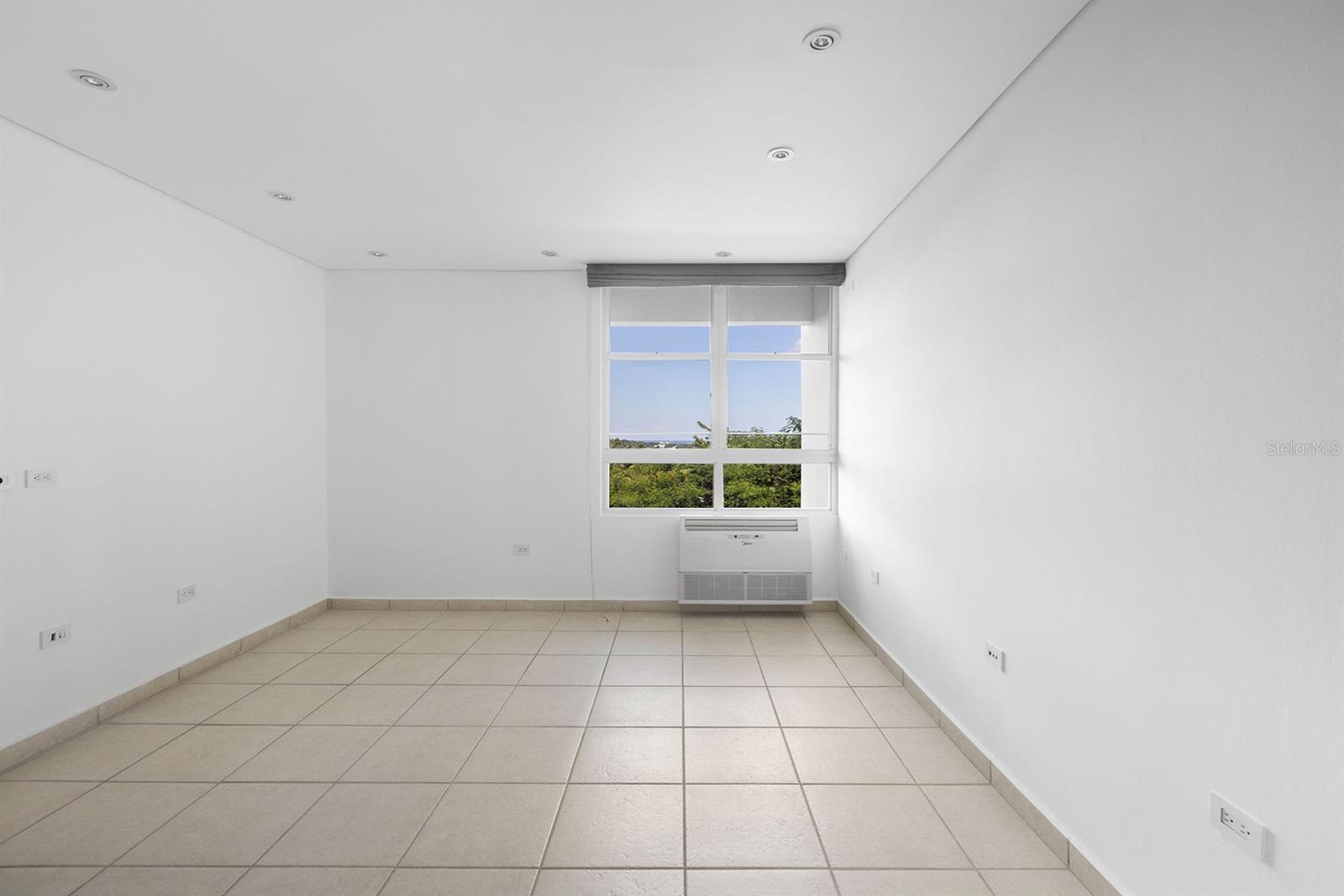 833 PLAZA DEL PRADO #202A