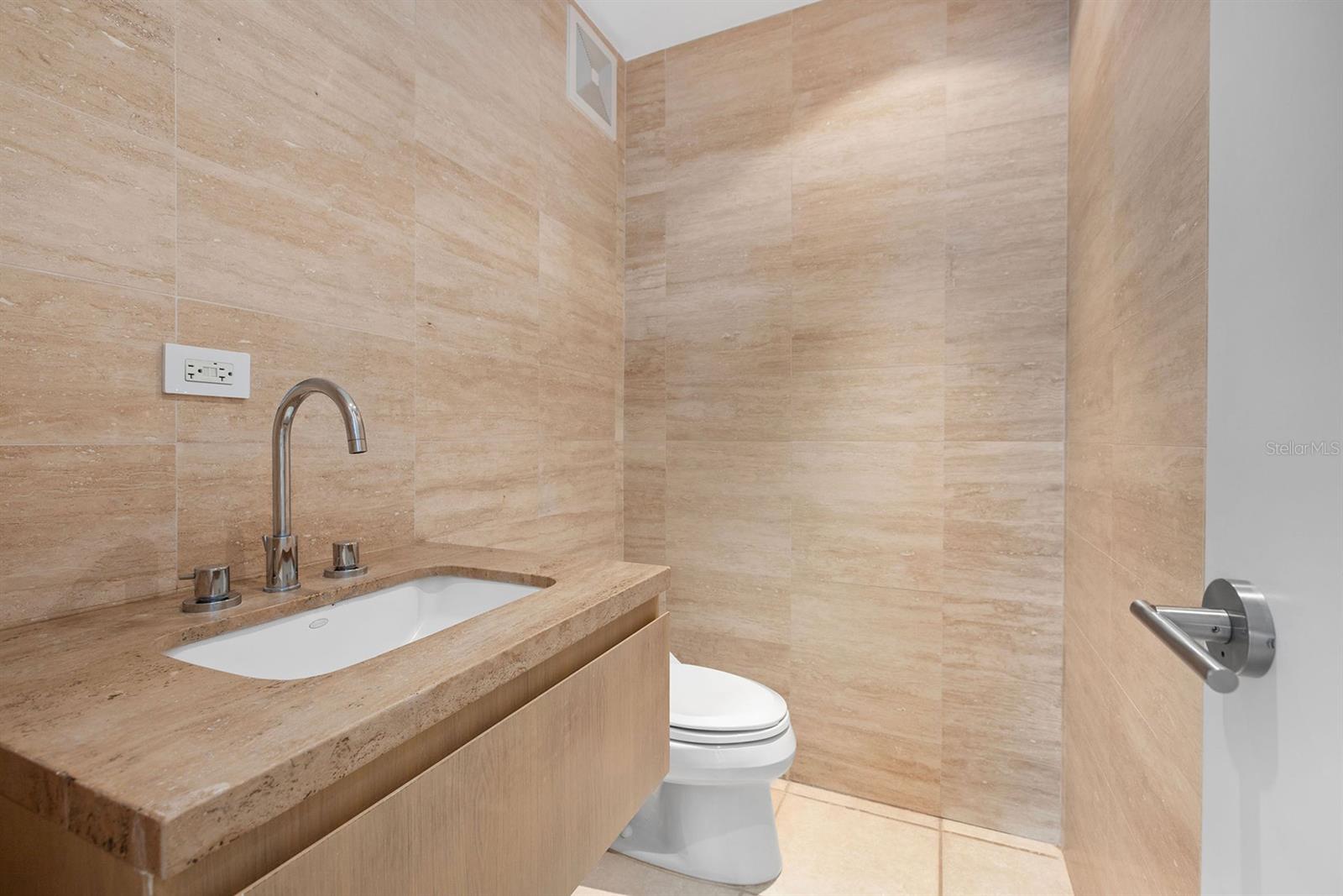 833 PLAZA DEL PRADO #202A