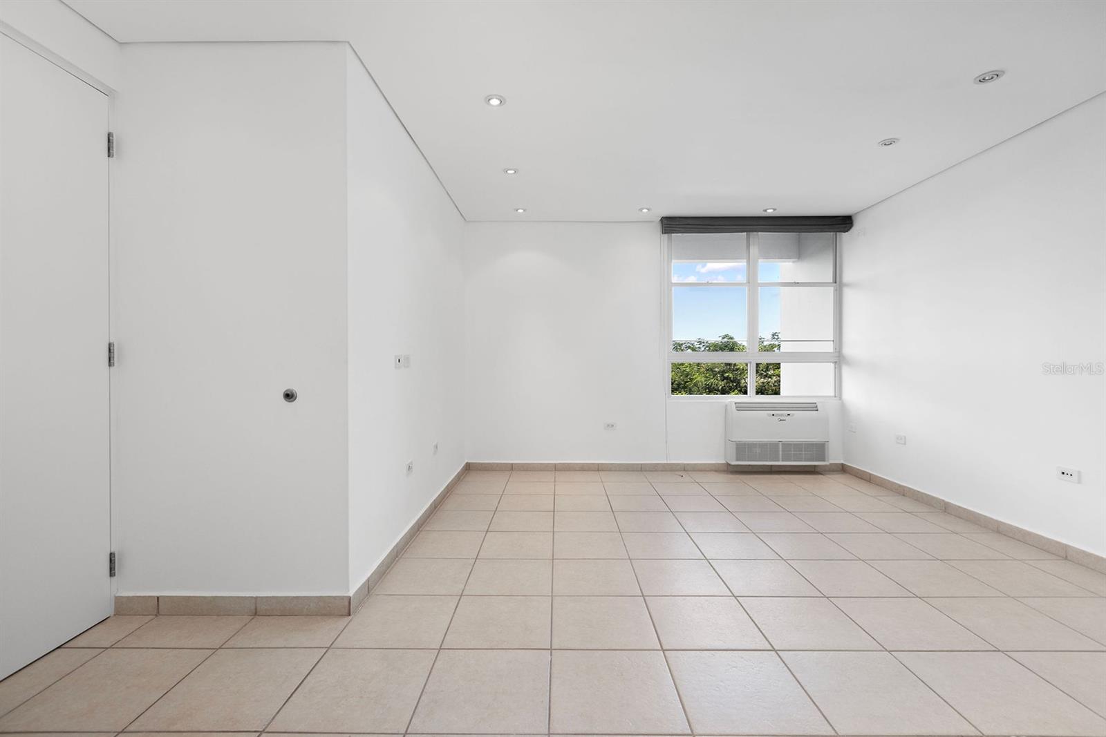 833 PLAZA DEL PRADO #202A