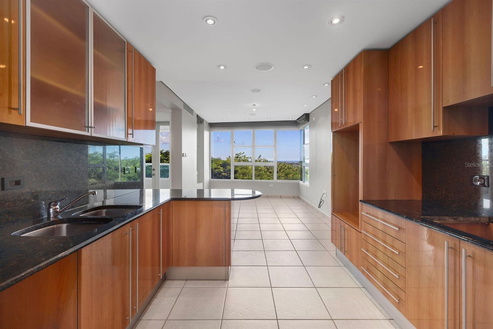 833 PLAZA DEL PRADO #202A