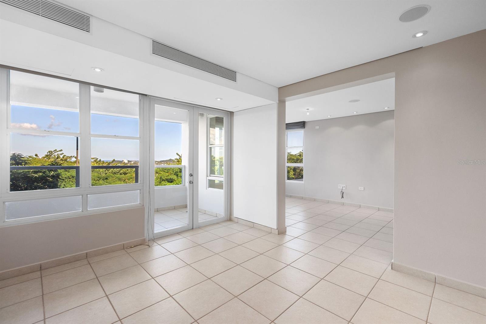 833 PLAZA DEL PRADO #202A