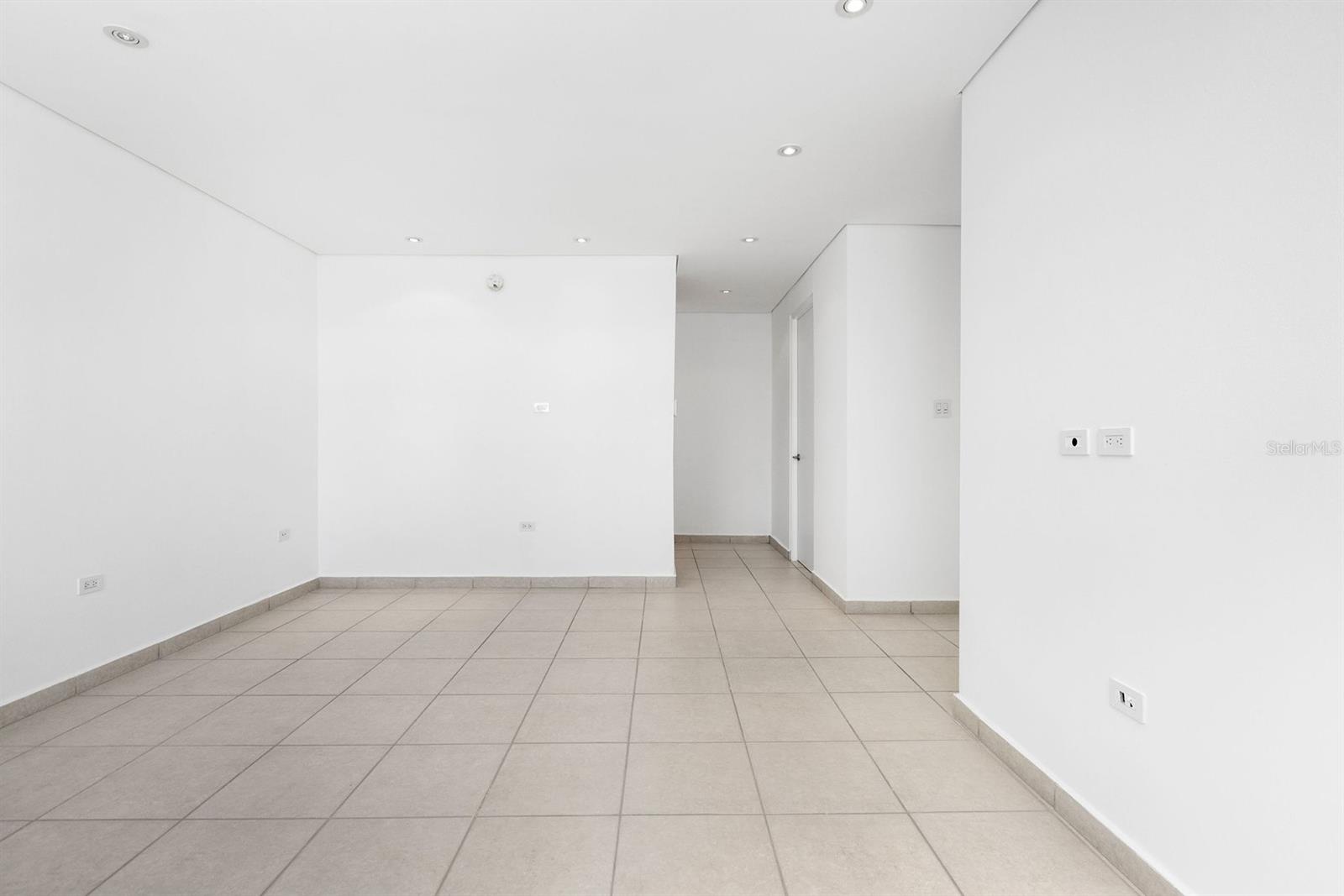 833 PLAZA DEL PRADO #202A