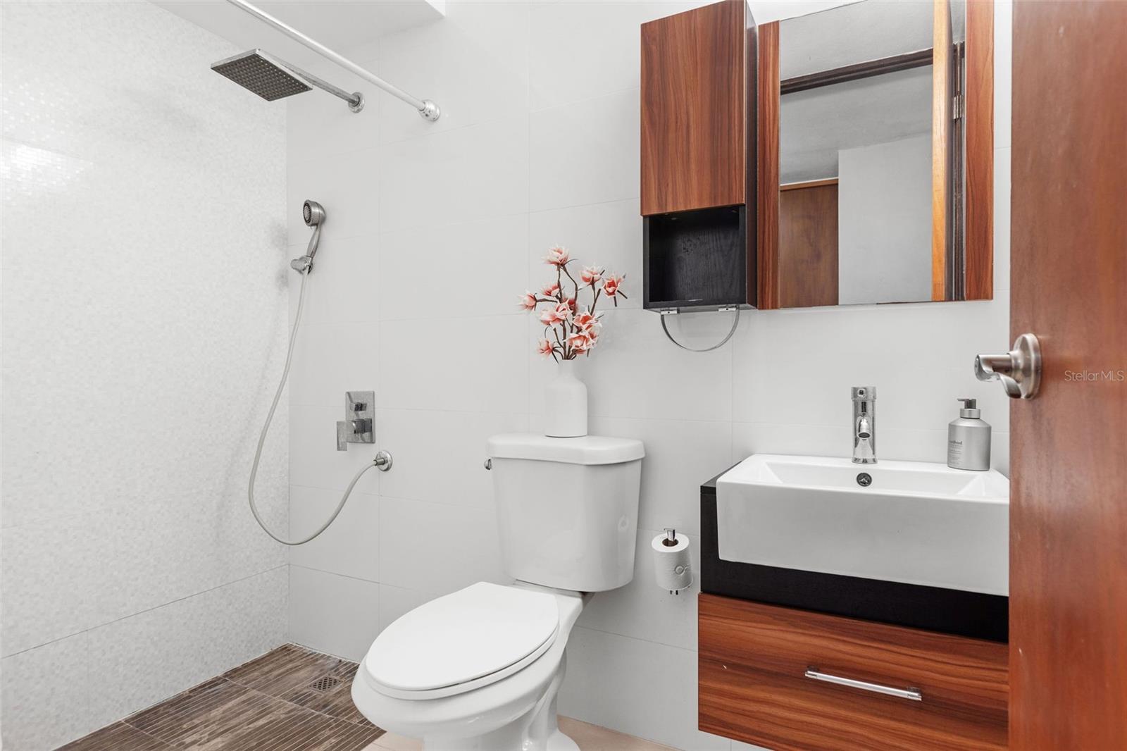 1510 ASHFORD AVE #7-E