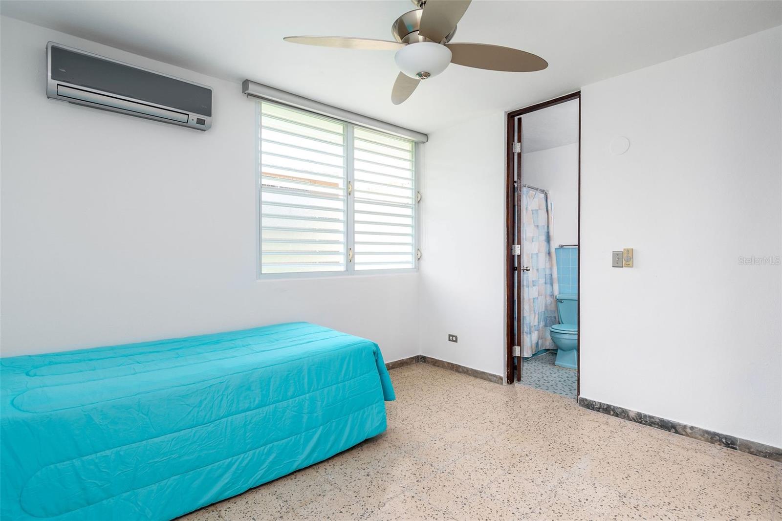 F-20 VILLAS DE CANEY CALLE AGUEBANA