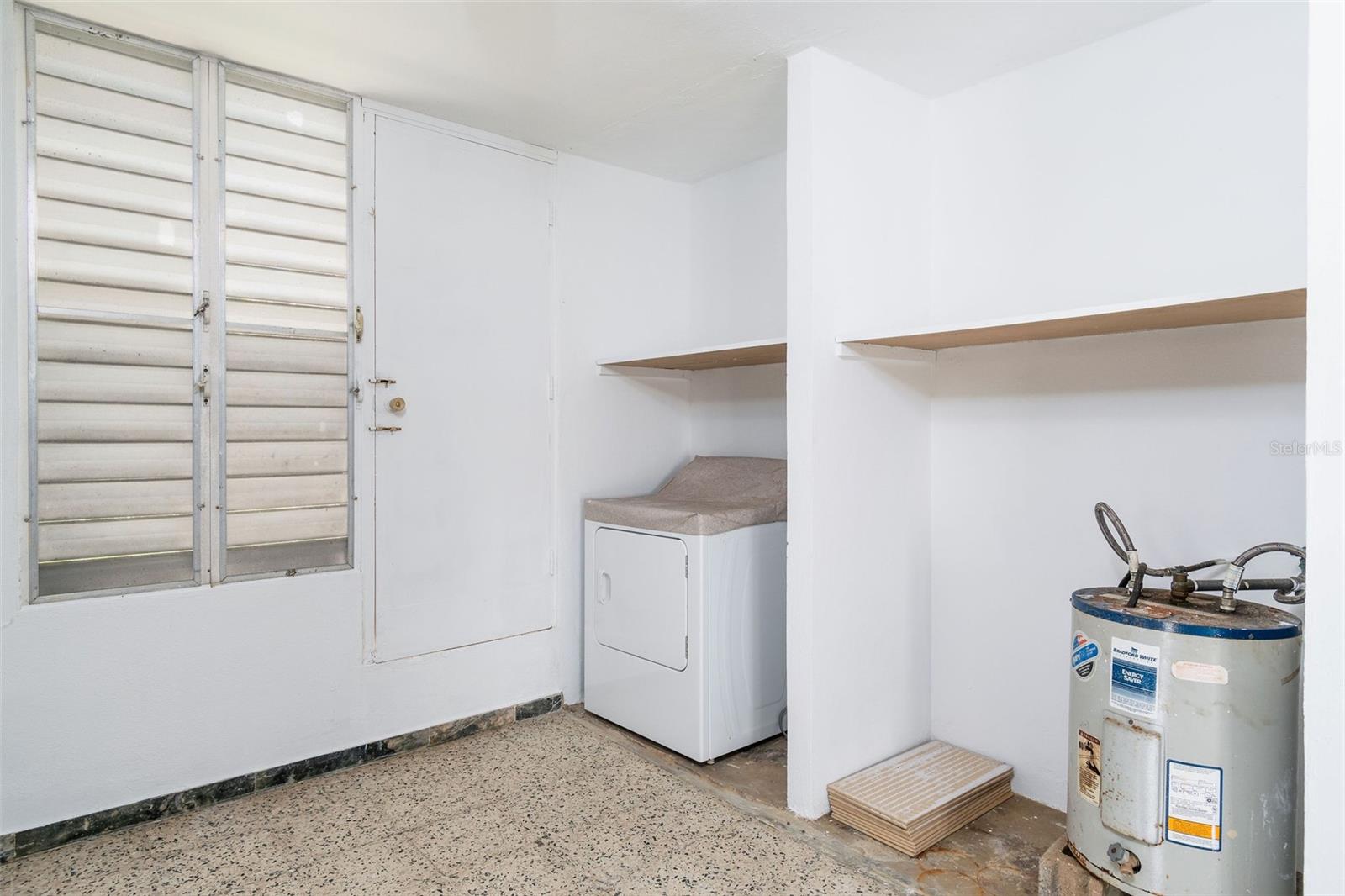 F-20 VILLAS DE CANEY CALLE AGUEBANA