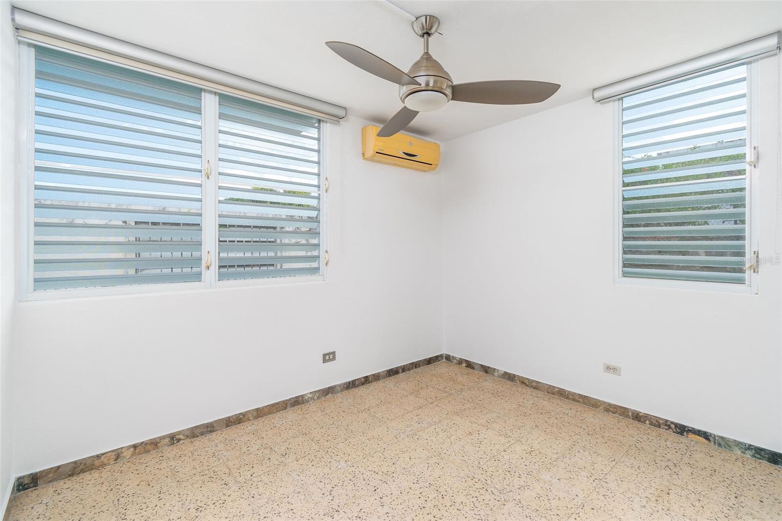 F-20 VILLAS DE CANEY CALLE AGUEBANA