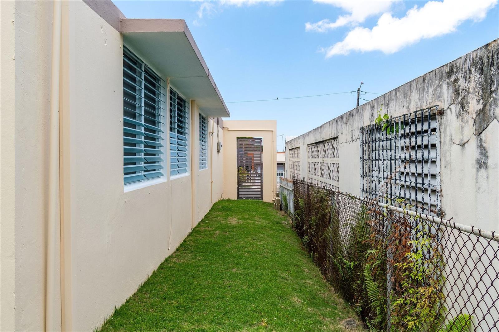 F-20 VILLAS DE CANEY CALLE AGUEBANA