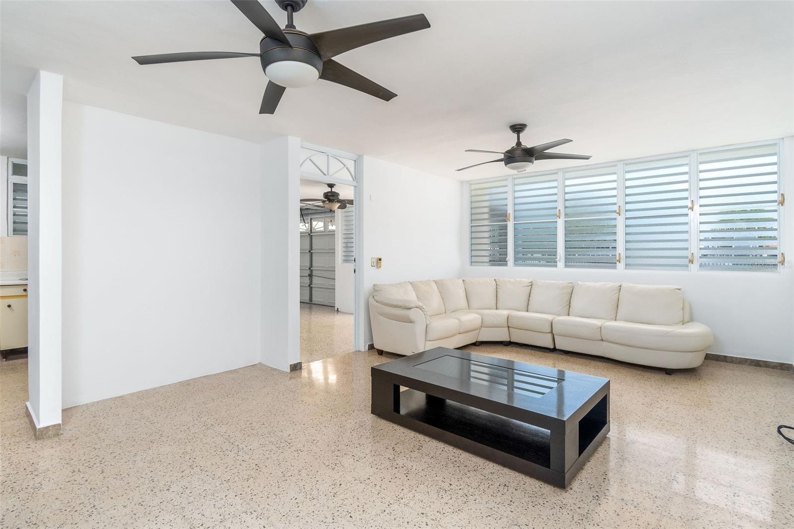 F-20 VILLAS DE CANEY CALLE AGUEBANA