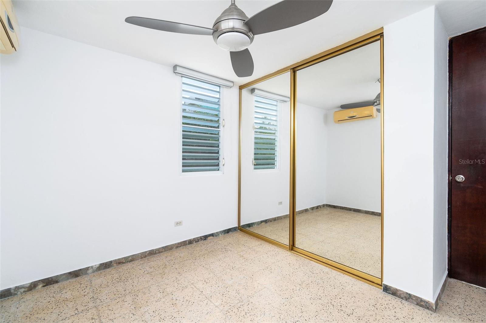 F-20 VILLAS DE CANEY CALLE AGUEBANA