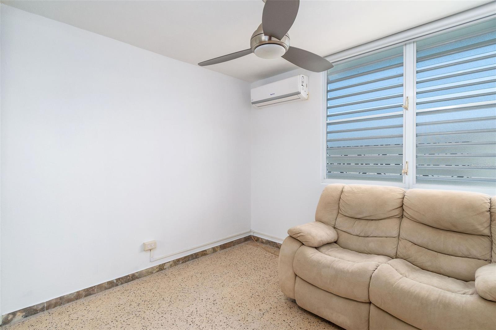 F-20 VILLAS DE CANEY CALLE AGUEBANA