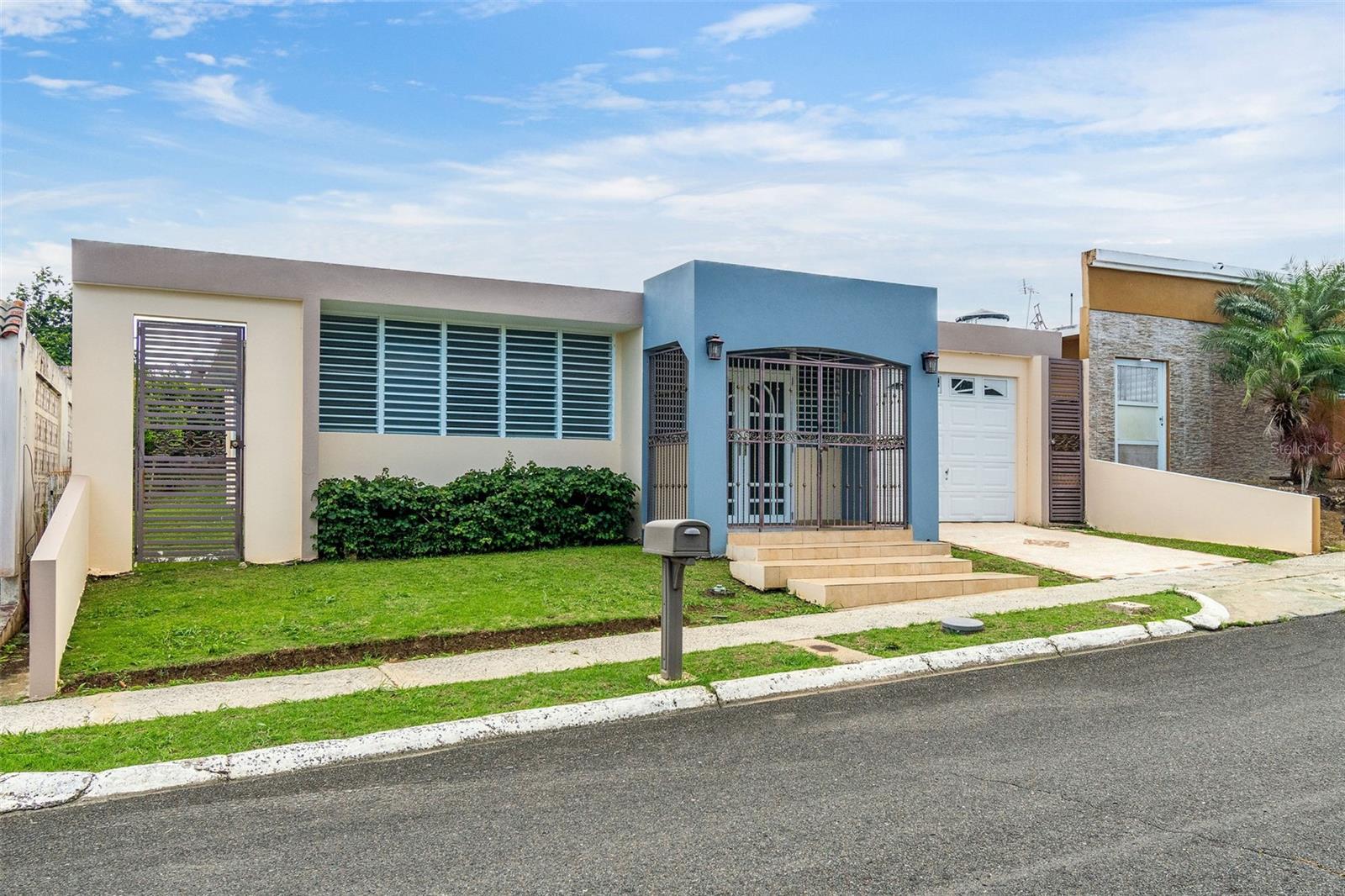 F-20 VILLAS DE CANEY CALLE AGUEBANA