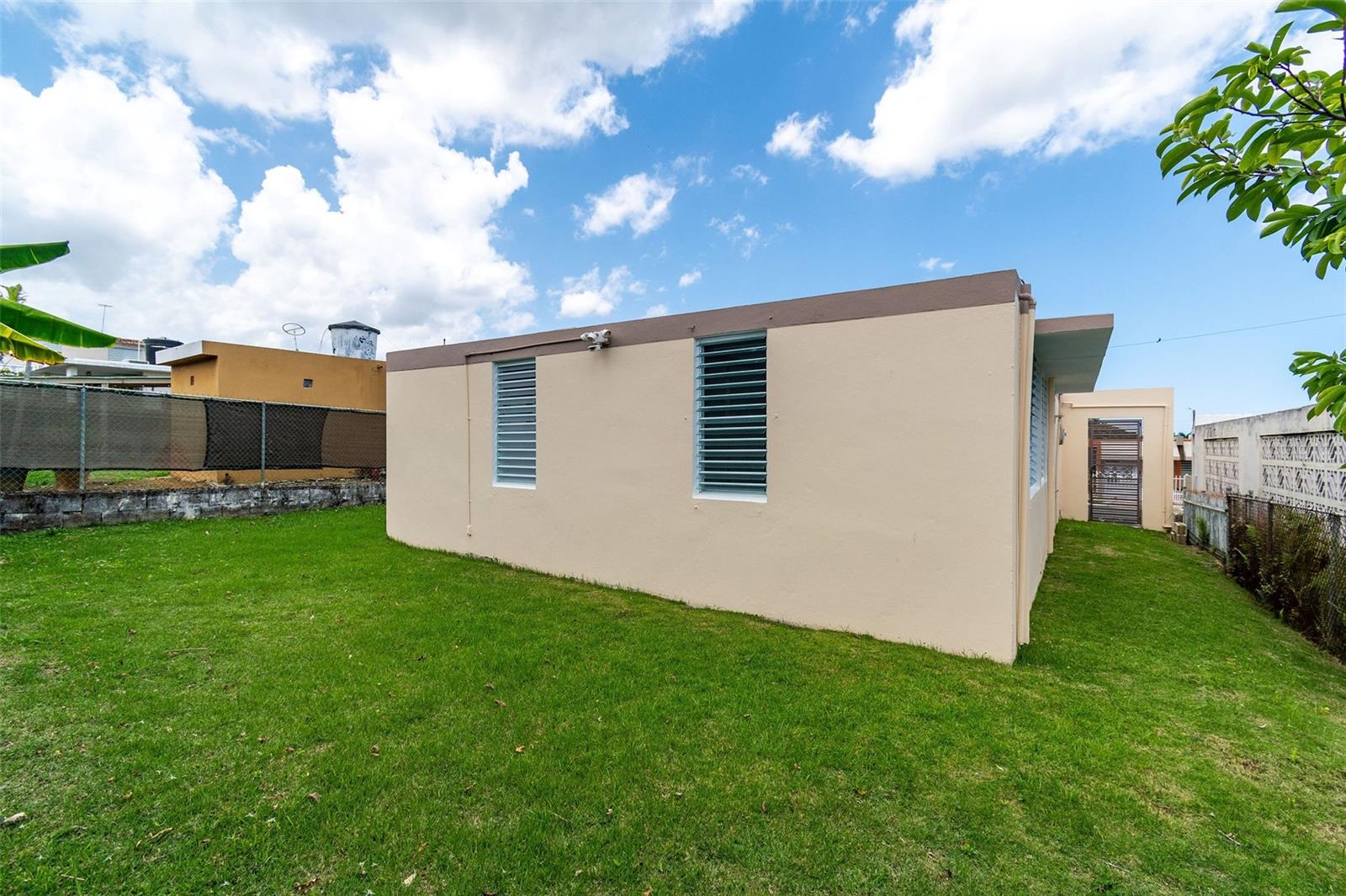 F-20 VILLAS DE CANEY CALLE AGUEBANA