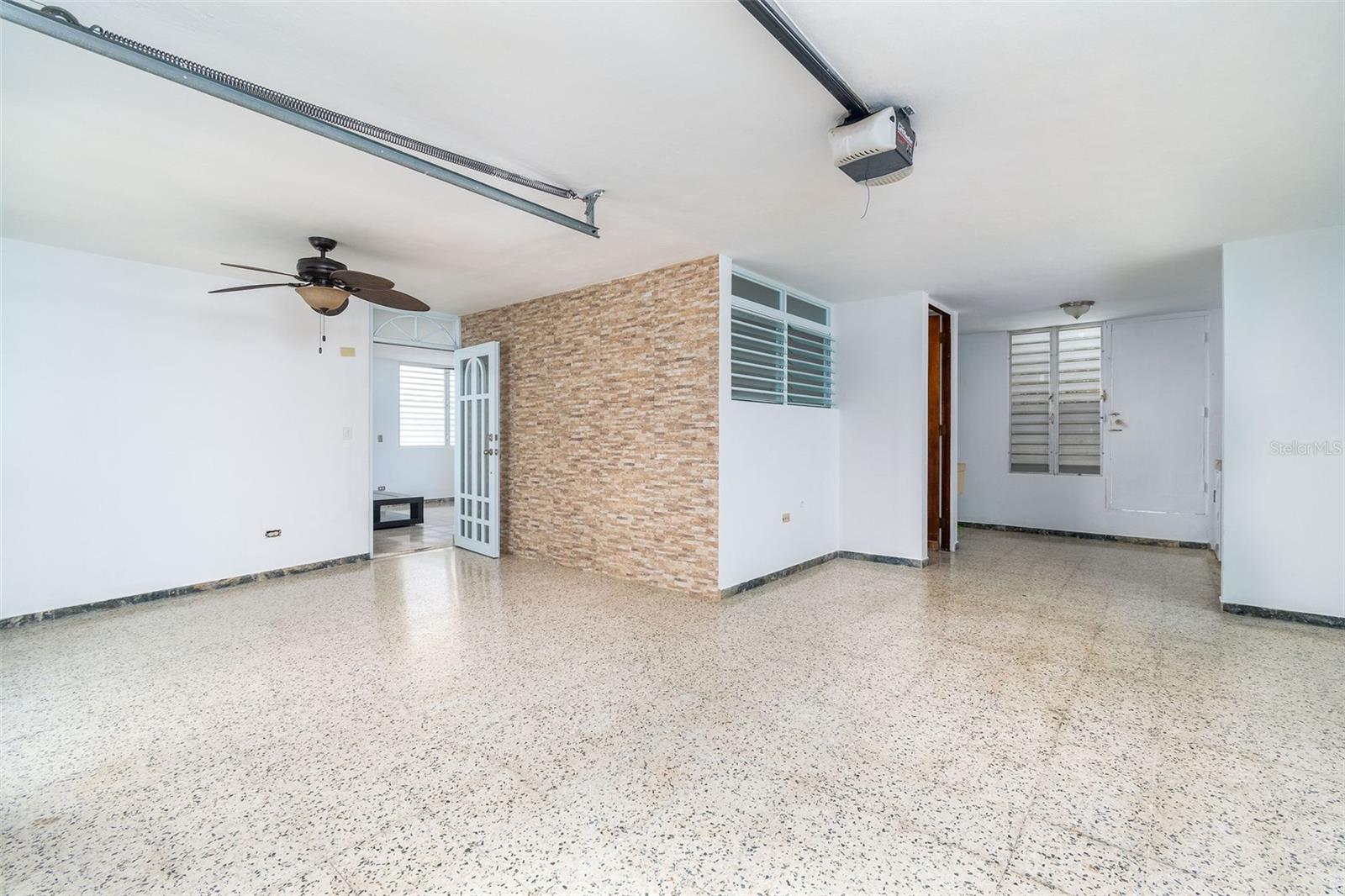 F-20 VILLAS DE CANEY CALLE AGUEBANA