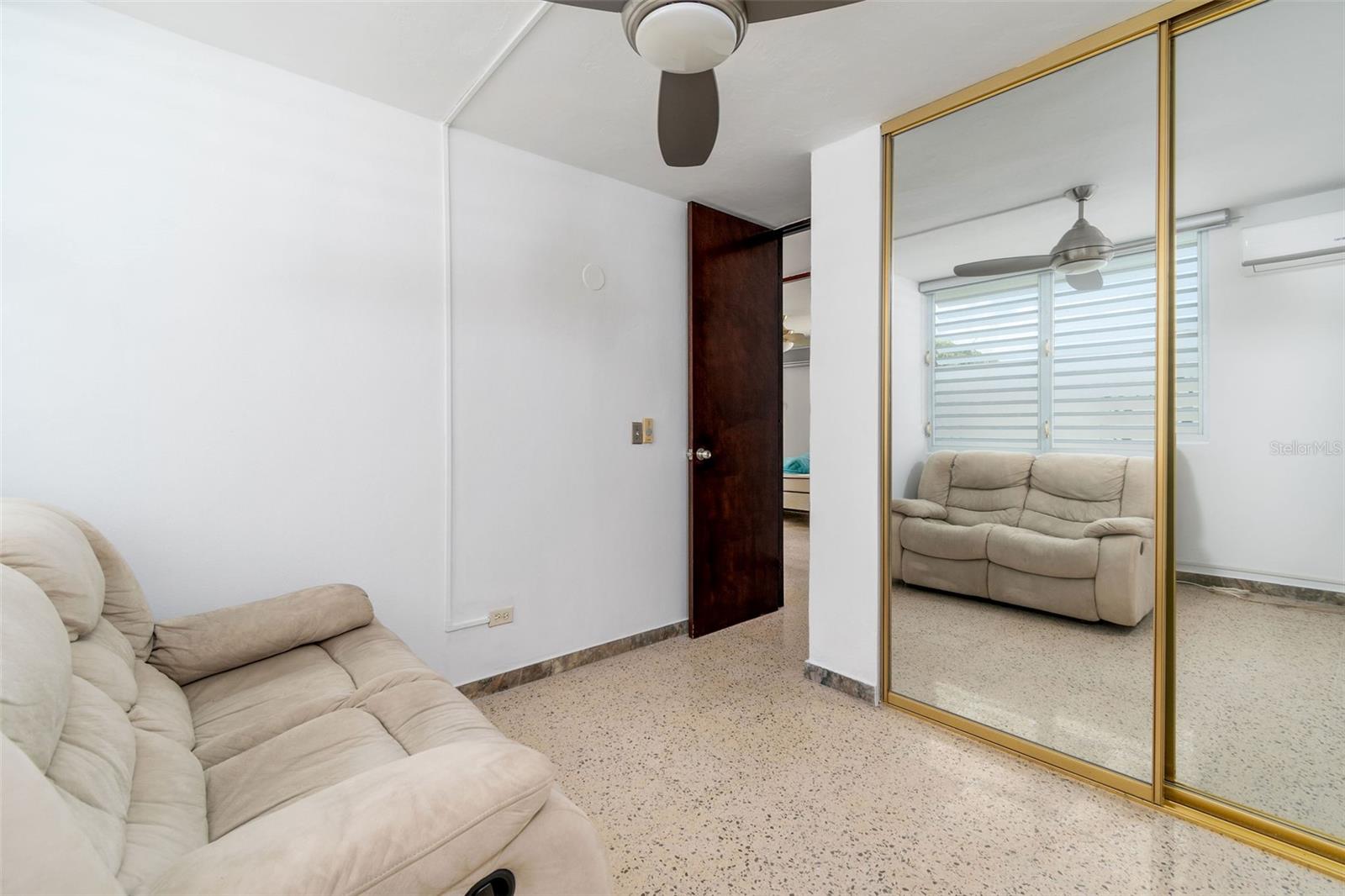 F-20 VILLAS DE CANEY CALLE AGUEBANA