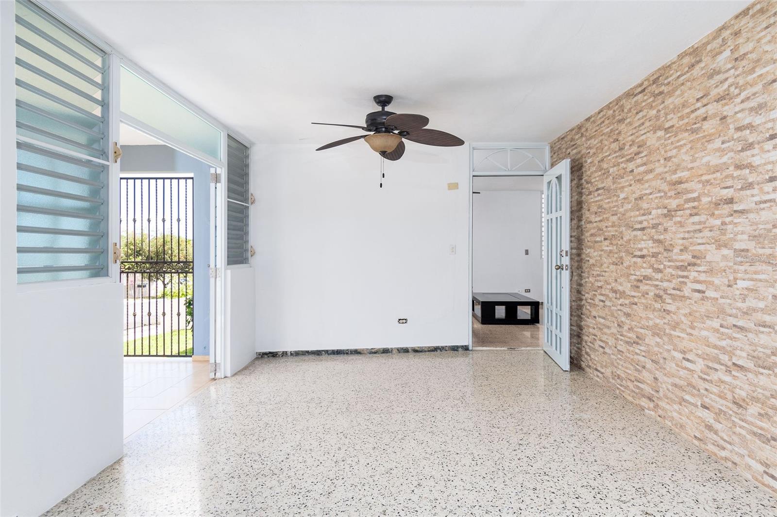 F-20 VILLAS DE CANEY CALLE AGUEBANA